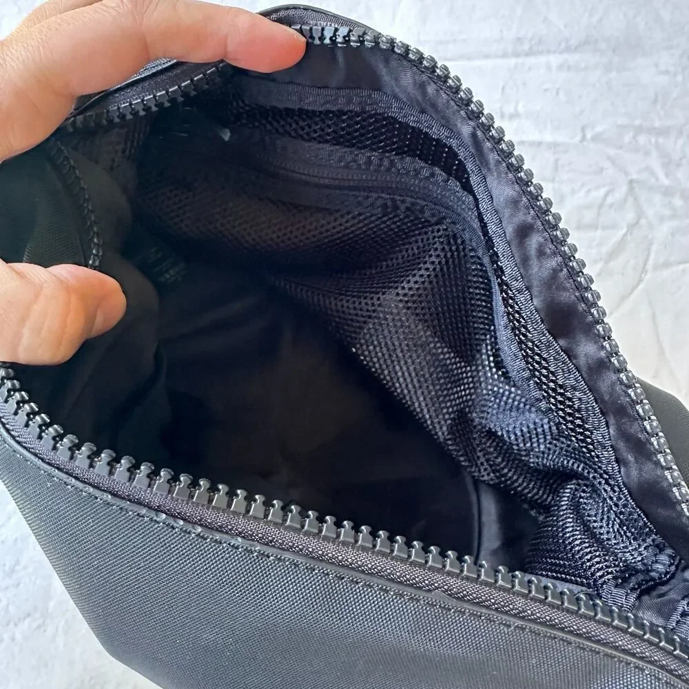 Lululemon Command The Day Kit 5L Black Hint Water Branded Promo Swag Dopp Bag